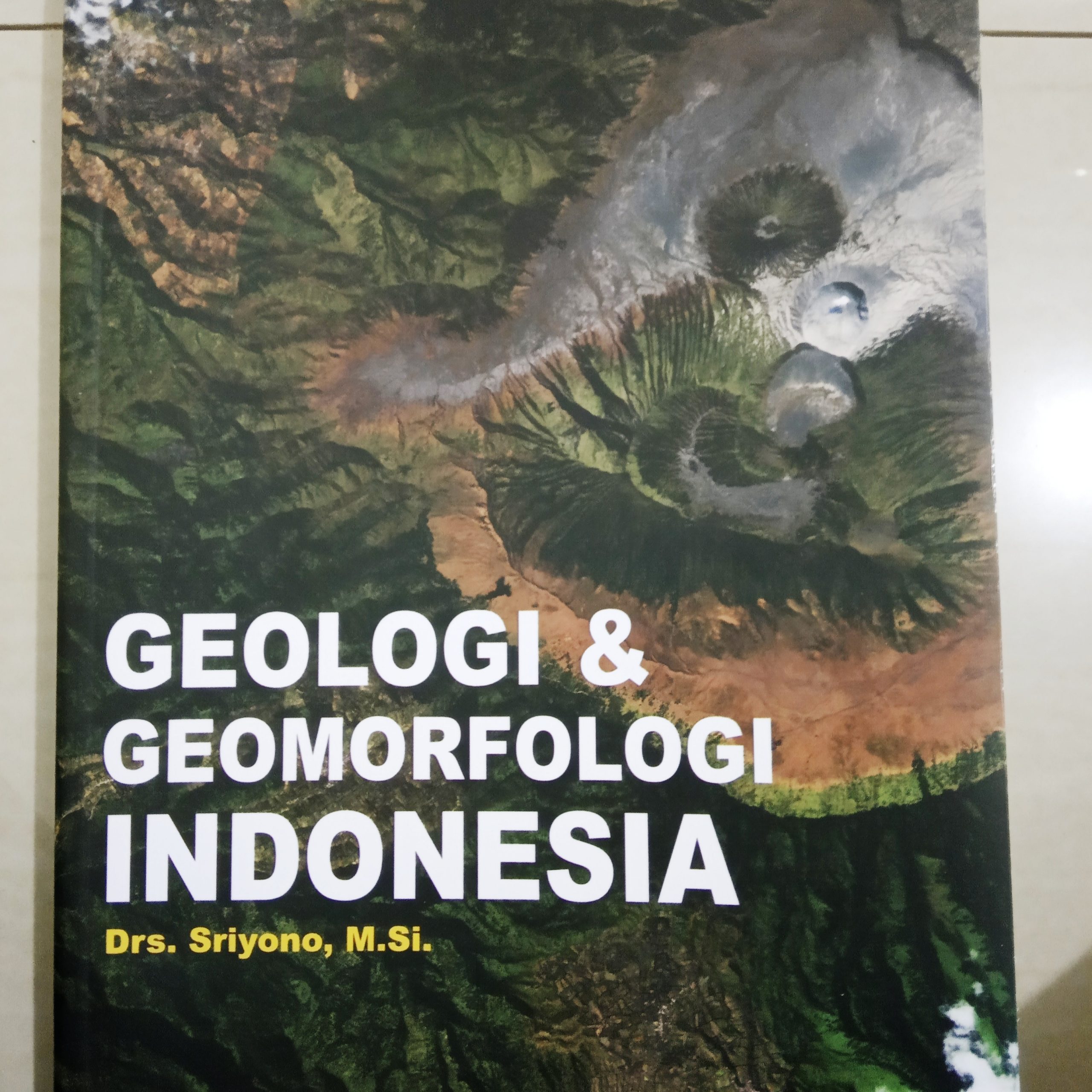 buku geomorfologi dan geostruktur pdf
